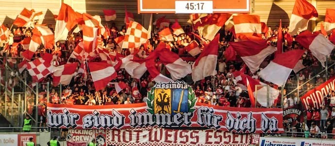 Hallescher FC vs. Rot-Weiss Essen: Packendes Duell auf Rasen und Rängen
