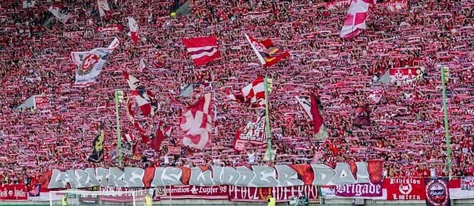 Auftaktsieg für die roten Teufel - Hannover 96 mit klasse Support