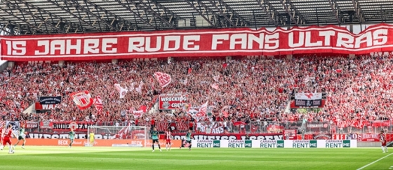 Rot-Weiss Essen: Erst starke Rude-Fans Choreo, dann Top Spiel gegen Regensburg