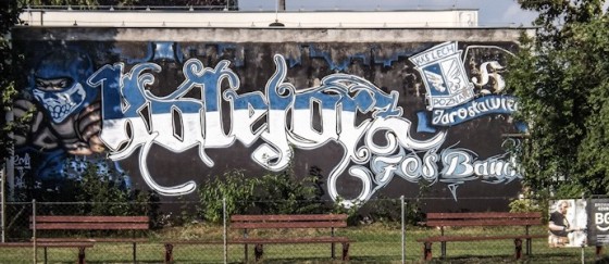 Im Schatten des Hooligan-Wandbilds - Jarosławiec fegt Avia vom Platz