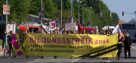 Bildungsstreik in Greifswald: „Ohne Bildung kommt die Bildung aus der Bild“