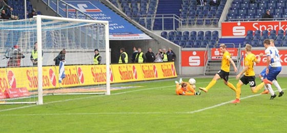 MSV Duisburg vs. Dynamo Dresden: Schiri ermöglicht Punkteteilung