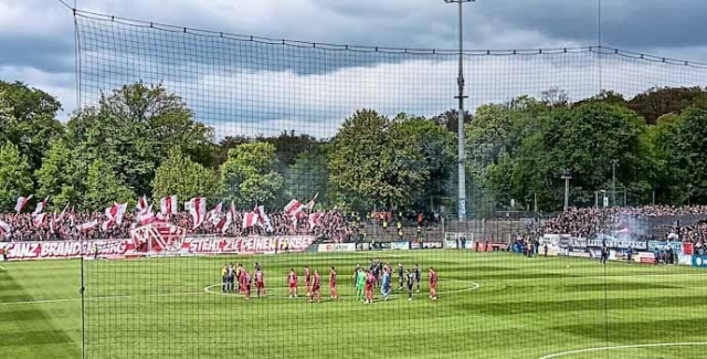 Babelsberg 03 vs. Energie Cottbus: Konfetti, Parkwächter und ein Auswärtssieg