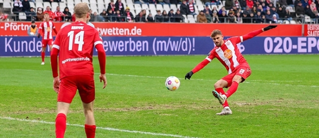 Rot-Weiss Essen gegen 1.FC Köln Fotos und Impressionen