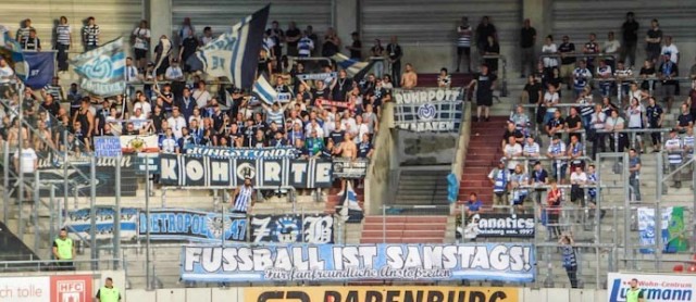 Hallescher FC vs. Duisburg: Zähes Spiel und Halbzeit-Capo im Porto-Trikot
