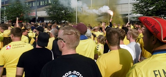 Hertha BSC vs. Brøndby IF: Danish Dynamite beim Marsch und auf den Rängen
