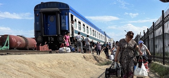 Mit dem Zug von Sankt Petersburg nach Usbekistan: Vodka, Wüste und viele neue Freunde