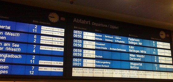 Anzeigentafel Hauptbahnhof Essen