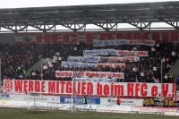 Hallescher FC vs. Chemnitzer FC: Schneeschlacht, rote Linien, mobile Räumkommandos