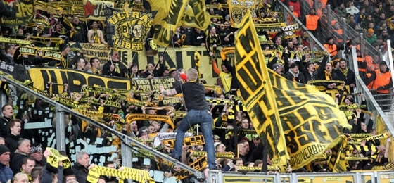 Dynamo Dresden vs. Borussia Dortmund: Tolle Atmosphäre, spannendes Spiel und eine zerrissene Jokers-Fahne